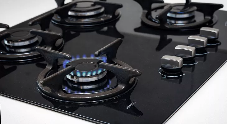How to Clean A Black Stove Top